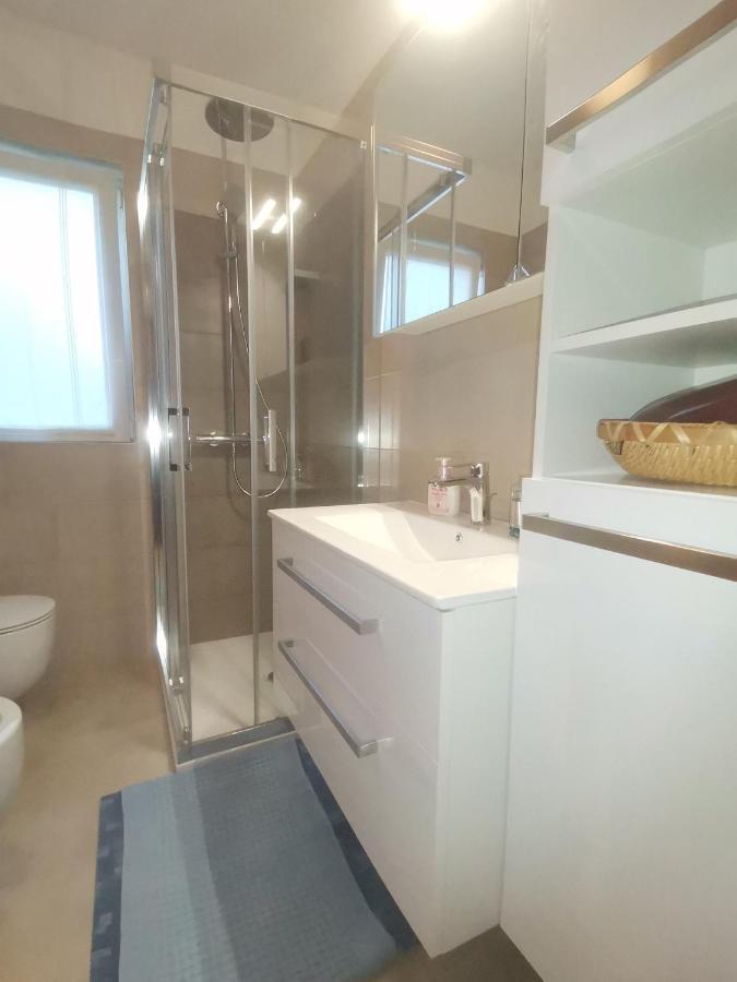 Apartman Hola Novigrad Istria Kültér fotó